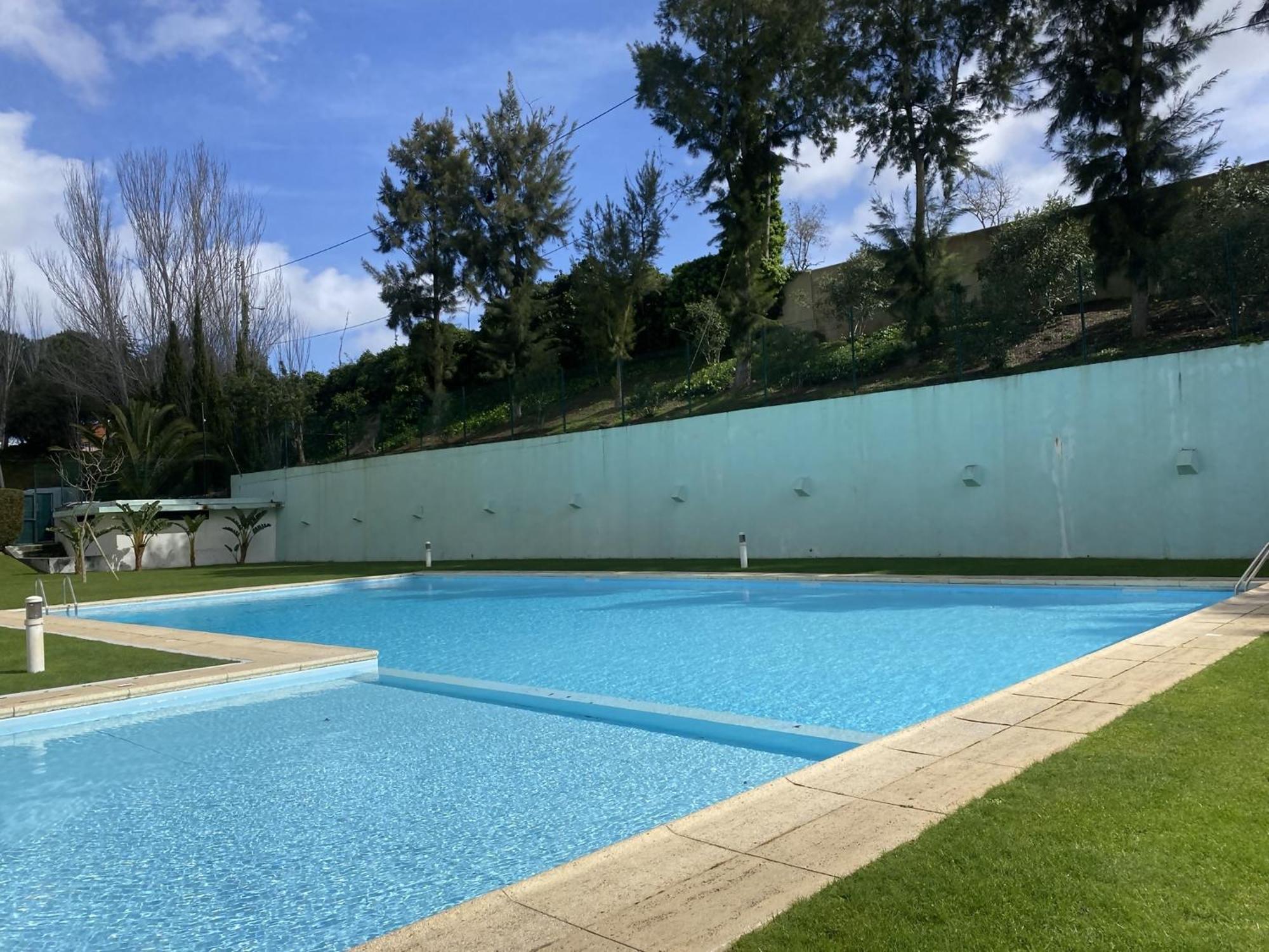 T3 Com Piscina Tenis Ginasio E Parq Infant Apartamento Lisboa